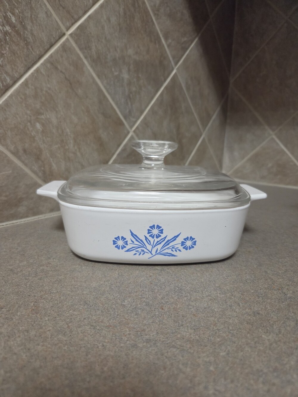 Corningware White Casserole with Cornflower Blue Glass Lid 1 Quart